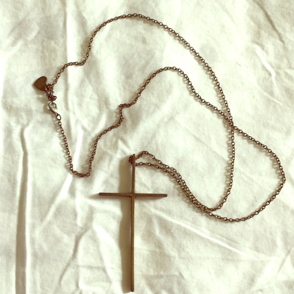 💗 Brandy Melville cross necklace